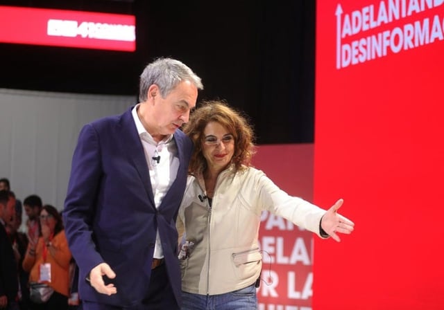 Maria Jesus Montero y José Luis Rodríguez Zapatero, en el Congreso Federal del PSOE celebrado en Sevilla en noviembre de 2024