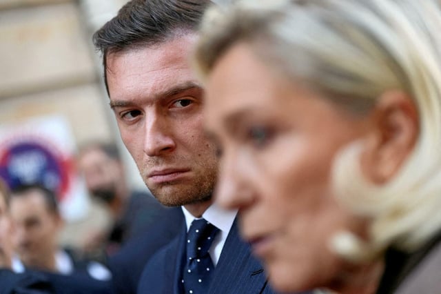 Le président du Rassemblement national Jordan Bardella et la présidente du groupe RN à l'Assemblée Marine Le Pen à Paris, le 17 septembre 2025.
