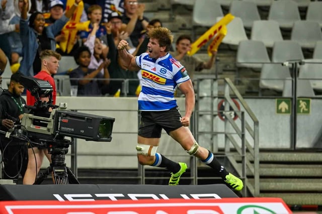 Stormers eighthman Evan Roos celebrates after scoring their first try of the night against Ospreys at the Cape Town Stadium on Friday night. Picture: Ashley Vlotman/Gallo Images