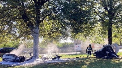 Riesenglück für den 35-Jährigen im Sportwagen bei dieser heftigen Kollision.