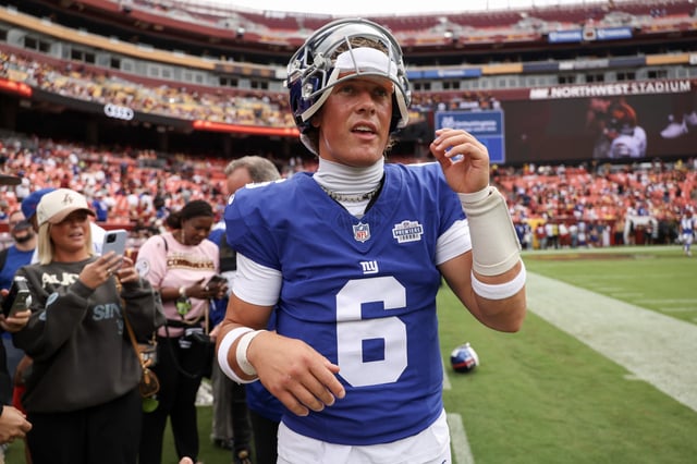 LANDOVER, MARYLAND - SEPTEMBER 07: Jaxson Dart #6 of the New York Giants looks on prior to a game against the Washington Commanders at Northwest Stadium on September 07, 2025 in Landover, Maryland. (Photo by Scott Taetsch/Getty Images)