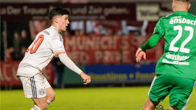 Felipe Chávez usa el dorsal 10 en el Bayern Munich II.
