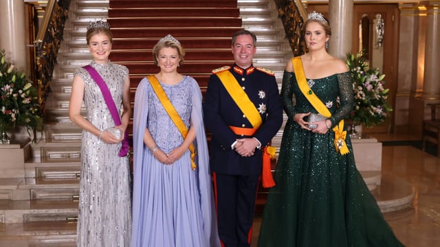 De Elisabet de Bélgica a Alexandra de Luxemburgo, las royals que impactaron con sus tiaras en la proclamación de Guillermo.png