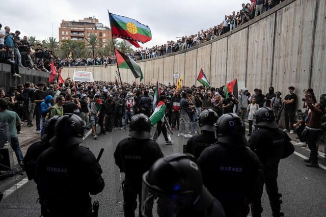 Manifestación en Barcelona para la liberación de la flotilla y contra el genocidio en Palestina