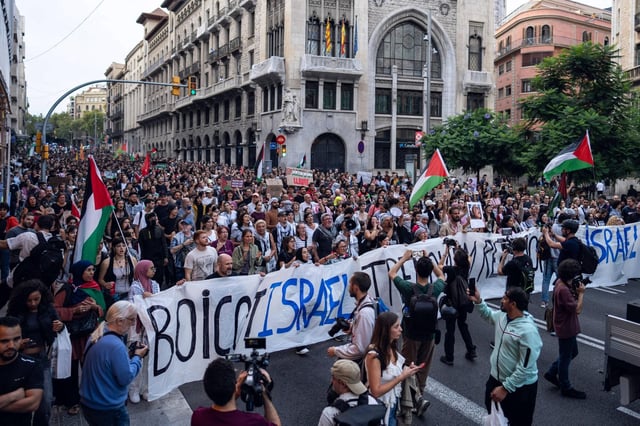 Manifestación en Barcelona contra la intercepción de la flotilla por parte de Israel y el genocidio de Gaza.