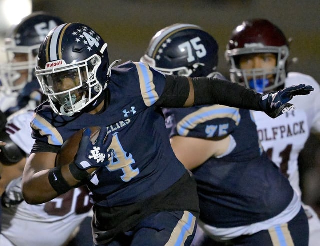 Los Osos’ running back Brody Walker (4) finds room to run against visiting Claremont during the first half at Los Osos High School in Rancho Cucamonga on Friday, Oct. 3, 2025. Los Osos hosts Claremont in a Sierra League prep football league opener. (Photo by Will Lester, Inland Valley Daily Bulletin/SCNG)