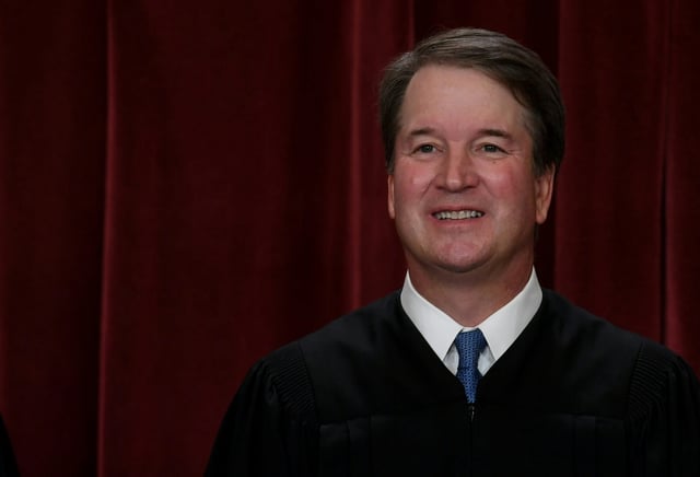 Ein US-Gericht hat eine Frau, die einen Mordanschlag auf den Supreme-Court-Richter Brett Kavanaugh geplant hatte, zu acht Jahren und einem Monat Haft verurteilt. Das US-Justizministerium, das eine härtere Strafe anstrebt, will in Berufung gehen.