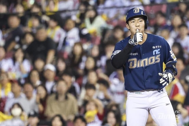 Kim Whee-jip of the NC Dinos celebrates after hitting a single against the LG Twins during the clubs' Korea Baseball Organization regular-season game at Jamsil Baseball Stadium in Seoul on Oct. 1, 2025, in this photo provided by the Dinos. (PHOTO NOT FOR SALE) (Yonhap)