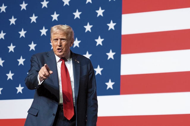 Donald Trump pretende mantener el dominio militar de Estados Unidos sobre el planeta. (Photo by Jim WATSON / POOL / AFP)