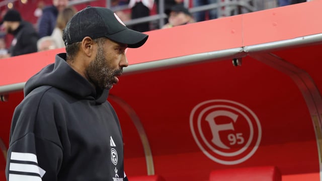 Daniel Thioune (51) hat am Samstag wahrscheinlich sein letztes Training als Fortuna-Coach absolviert - und danach nochmal gezeigt, d...