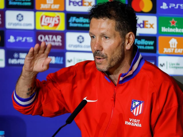 MADRID, 29/09/2025.- El entrenador del Atlético de Madrid, Diego Pablo Simeone, durante una rueda de prensa en el estadio Metropolitano este lunes, donde mañana el conjunto disputa el partido de Liga de Campeones contra el Eintracht Frankfurt. EFE/Juanjo Martín