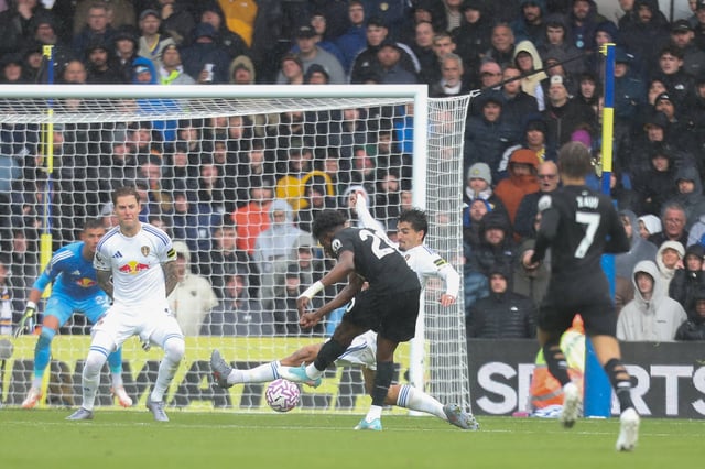 Leeds United FC v Tottenham Hotspur FC, English Premier League Mohammed Kudus Of Tottenham Hotspur scores a GOAL 1-2 during the Leeds United FC v Tottenham Hotspur FC English Premier League match at Elland Road, Leeds, England, United Kingdom on 4 October 2025 Credit: Lee Keuneke/Every Second Media Editorial use only. All images are copyright Every Second Media Limited. No images may be reproduced without prior permission. All rights reserved. Premier League and Football League images are subject to licensing agreements with Football DataCo Limited. see https://www.football-dataco.com Copyright: xIMAGO/EveryxSecondxMediax ESM-1615-0052 LeexKeunekex/xEveryxSecondxMediax