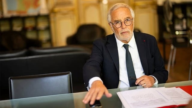 François Rebsamen dans son bureau le 30 juin 2025