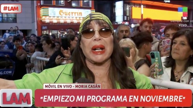 A través de una entrevista en LAM, Moria Casán anunció que vuelve a la televisión abierta con un programa matutino en El Trece. 