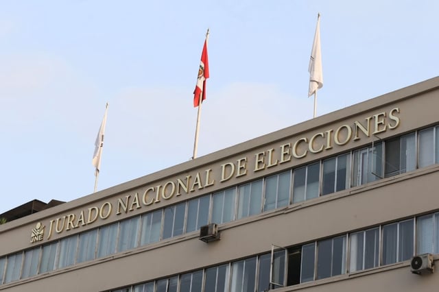 Gobernadores y alcaldes que aspiren a postular en 2026 deberán renunciar antes del 13 de octubre, advierte el JNE. (Foto: Andina)