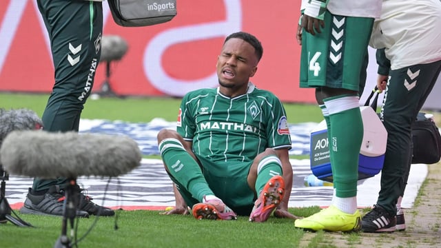 Beim Dreier gegen St. Pauli haben sich zwei Werder-Spieler offenbar schwerer verletzt.