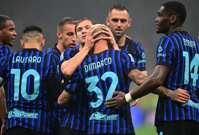 Soccer Football - Serie A - Inter Milan v Cremonese - San Siro, Milan, Italy - October 4, 2025 Inter Milan's Nicolo Barella celebrates scoring their third goal with Nicolo Barella REUTERS/Daniele Mascolo