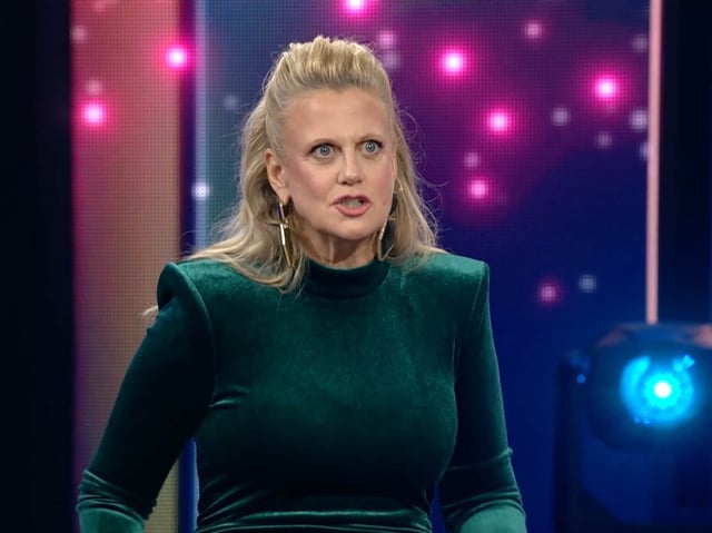 "Bei Verstehen Sie Spaß": Barbara Schöneberger moderiert im grünem Wow-Kleid
