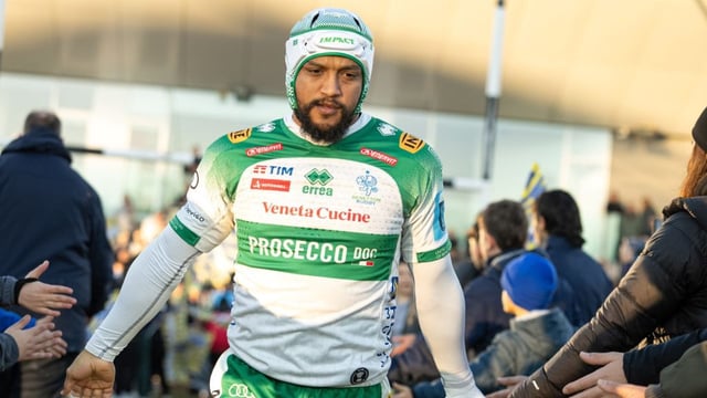 Rhyno Smith's clutch moment stuns Glasgow