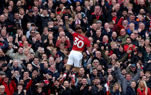 Soccer Football - Premier League - Manchester United v Sunderland - Old Trafford, Manchester, Britain - October 4, 2025 Manchester United's Benjamin Sesko celebrates scoring their second goal REUTERS/Scott Heppell