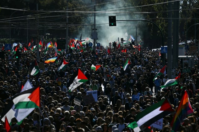 In einer Reihe von europäischen Städten sind erneut zahlreiche Menschen auf die Straßen gegangen, um ein Ende des Gazakriegs zu fordern. In der italienischen Hauptstadt Rom nahmen nach Angaben der Polizei 250.000 Menschen an den Protesten teil.