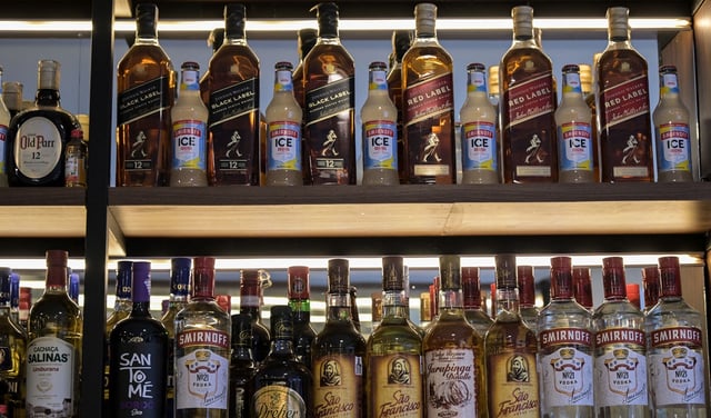 Brasil en alerta por muertes e intoxicaciones causadas por bebidas alcohólicas adulteradas