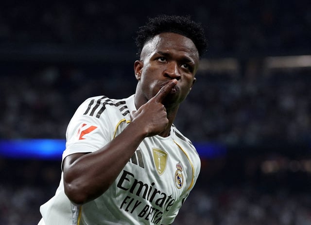 Soccer Football - LaLiga - Real Madrid v Villarreal - Santiago Bernabeu, Madrid, Spain - October 4, 2025 Real Madrid's Vinicius Junior celebrates scoring their first goal REUTERS/Juan Medina