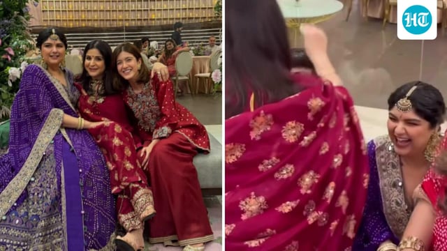 Maheep Kapoor with daughter Shanya Kapoor at Anshula Kapoor's engagement.