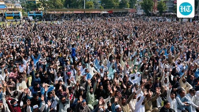 Before the strike, the protestors had issued a charter of 38 points, and urged authorities to accept them or they would take to the roads.
