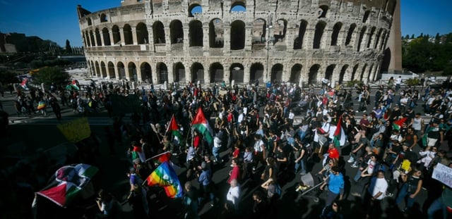 Manifestation de soutien au peuple palestinien et contre l'interception par Israël de la flottille pour Gaza, le 4 octobre 2025 à Rome