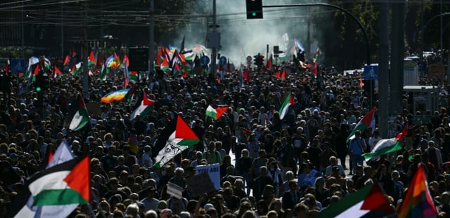 Manifestants propalestiniens à Rome, le 4 octobre 2025.