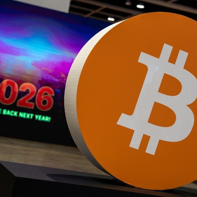 Le logo du Bitcoin à la conférence Bitcoin Asia 2025, à Hong Kong, le 28 août 2025.