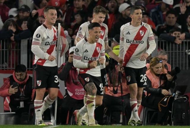 Repasa qué canales transmiten el partido entre River Plate vs. Rosario Central por la fecha 11 de la Liga Profesional Argentina desde el estadio Gigante de Arroyito. (Photo by JUAN MABROMATA / AFP)