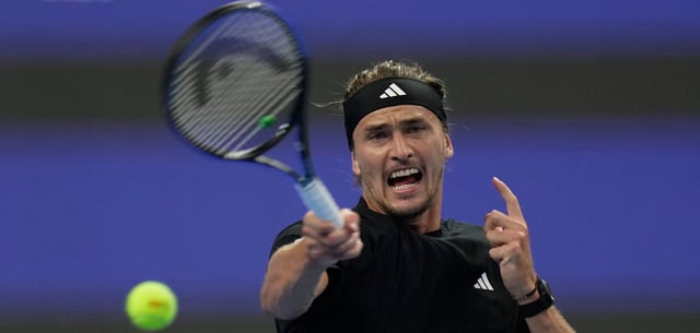 Alexander Zverev spielt gerade beim Turnier in Shanghai. Mit Mühe und Schmerzen kämpfte er sich in die dritte Runde, wo er auf den Franzosen Arthur Rinderknech trifft