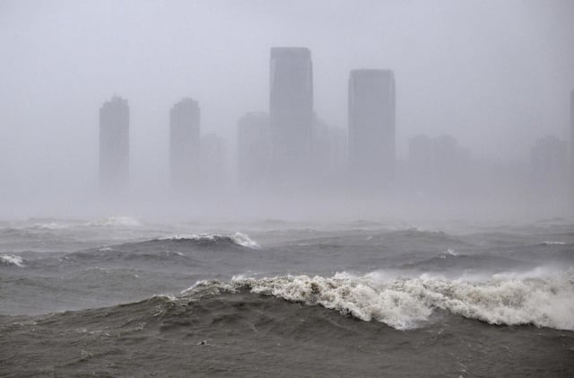 Acercamiento del tifón 'Matmo' a la provincia china de Hainan