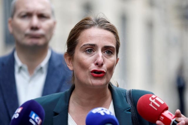 Marine Tondelier à son arrivée pour une réunion avec Sébastien Lecornu dans le cadre d’une série de consultations à l’Hôtel Matignon à Paris, France, le 3 octobre 2025.