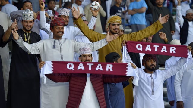 إقبال جماهيري كبير على مواجهة قطر وعُمان في ملحق المونديال