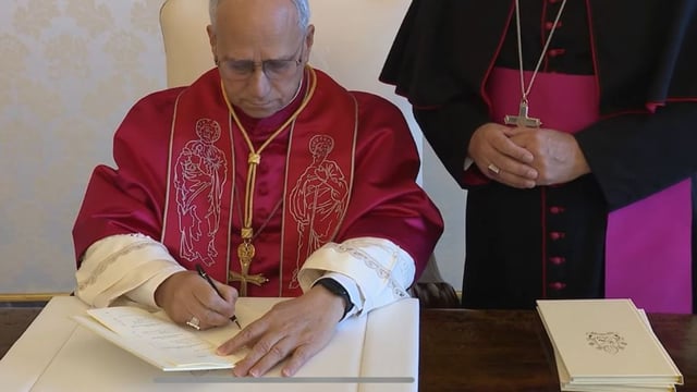 El papa León XIV firmó su primera exhortación apostólica, “Dilexit te”, centrada en el amor a los pobres.
         