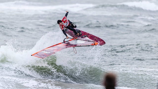 Windsurf-König Philip Köster wahrt durch Platz zwei beim Weltcup auf Sylt seine WM-Chancen