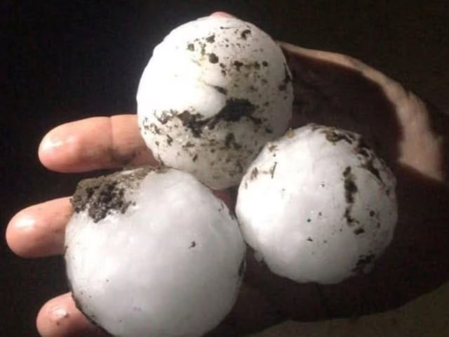 El impactante tamaño del granizo que cayó en Córdoba.