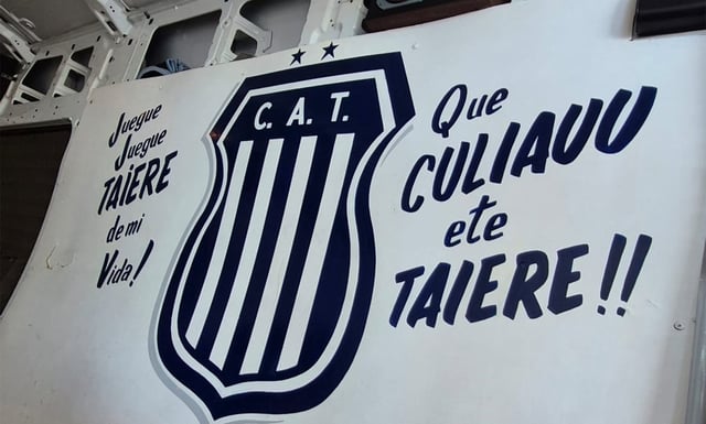 Los hinchas de Talleres viven el clásico desde muy temprano (Foto: La Voz).