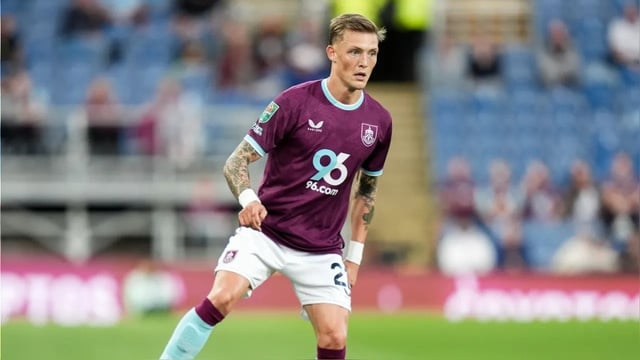 Oliver Sonne usa el dorsal 22 en el Burnley.