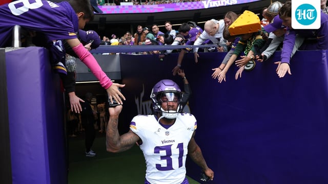 Minnesota Vikings running back Cam Akers runs onto the field ahead of Browns game