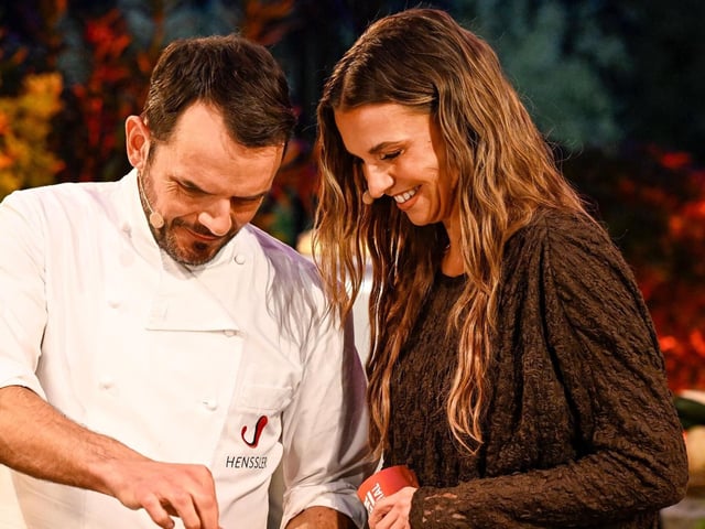 Bei "Grill den Henssler": Wegen Laura Wontorras Stiefeln fällt Fans die Kinnlade runter