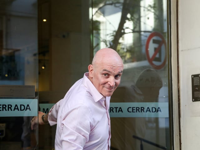 El candidato José Luis Espert, tras una entrevista radial. Foto: Antonio Becerra