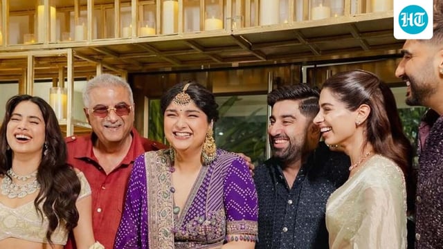 Anshula Kapoor and Rohan Thakkar with Janhvi, Boney, Khushi and Arjun