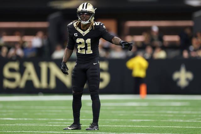 NEW ORLEANS, LOUISIANA - SEPTEMBER 14: Justin Reid #21 of the New Orleans Saints lines up at the line of scrimmage during an NFL football game against the San Francisco 49ers at Caesars Superdome on September 14, 2025 in New Orleans, Louisiana. (Photo by Logan Bowles/Getty Images)
