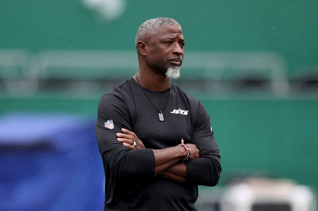 Head Coach Aaron Glenn of the New York Jets looks on prior to the NFL 2025 game between Pittsburgh Steelers and New York Jets at MetLife Stadium on September 07, 2025 in East Rutherford, New Jersey.
