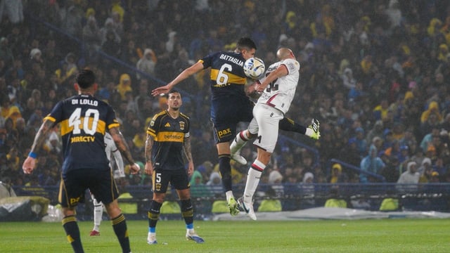 Newell\'s no hace pie en la Bombonera y le hicieron el gol muy temprano.