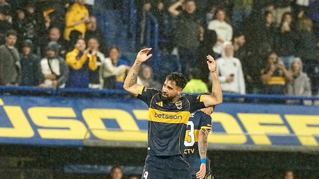 Giménez tuvo una noche soñada y anotó un doblete en el primer tiempo.